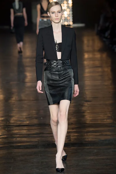 Look 3